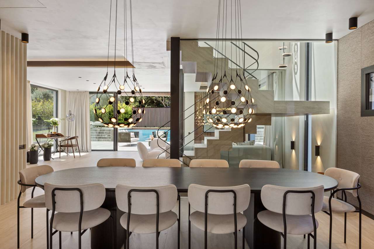 Superb, modern and spacious newly built villa, with a total spacious living