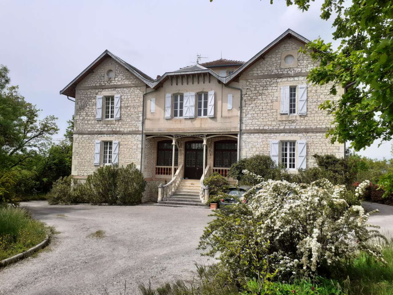 Magnificent, grand and spacious 13 bedroom stone built manor house, with a
