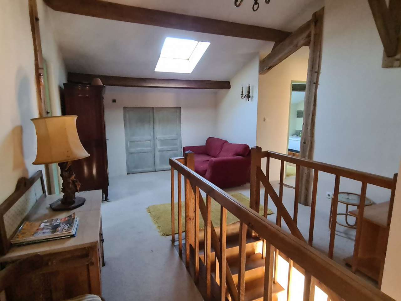 Spacious family home, with a large barn ripe for conversion, ideally situat