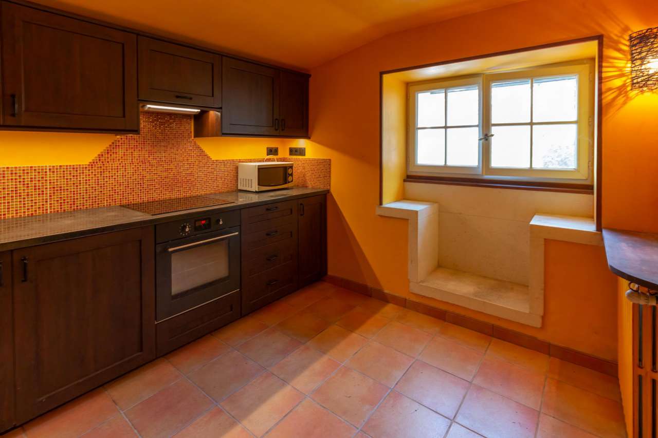 A beautiful and spacious Charentaise property located on the edge of a smal