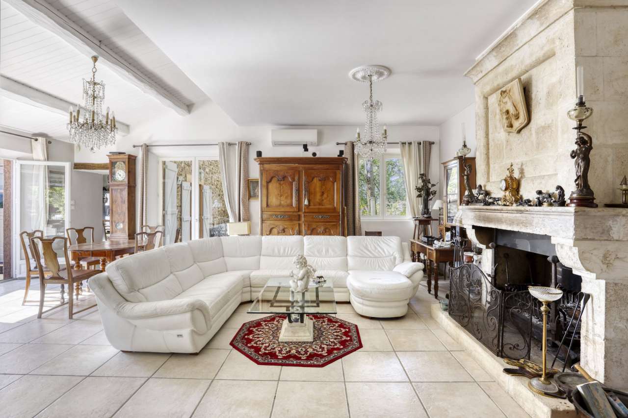 Beautiful 3 bedroom hillside farmhouse, ideally situated in a quiet setting