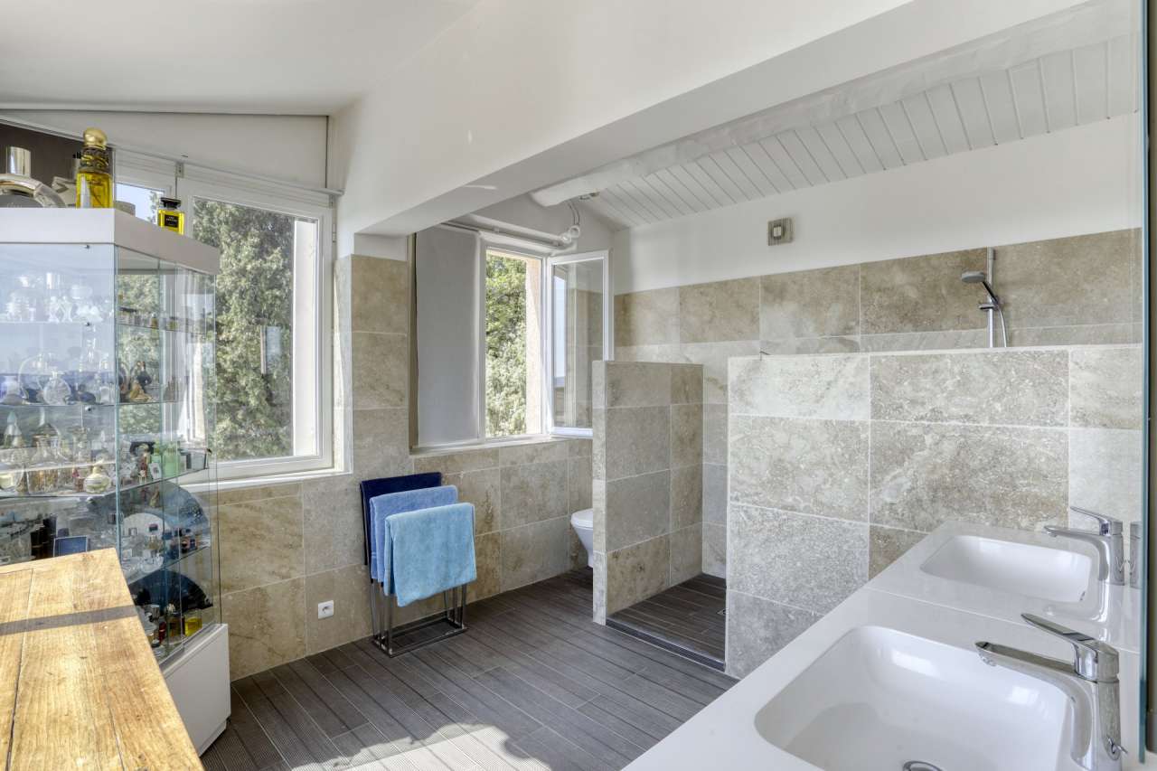 Beautiful 3 bedroom hillside farmhouse, ideally situated in a quiet setting