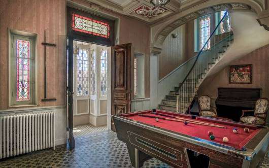 Full of character and charm, this spacious and historic 11th century chatea