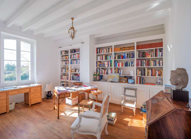 Charming and sympathetically restored character property set in over 11 acr