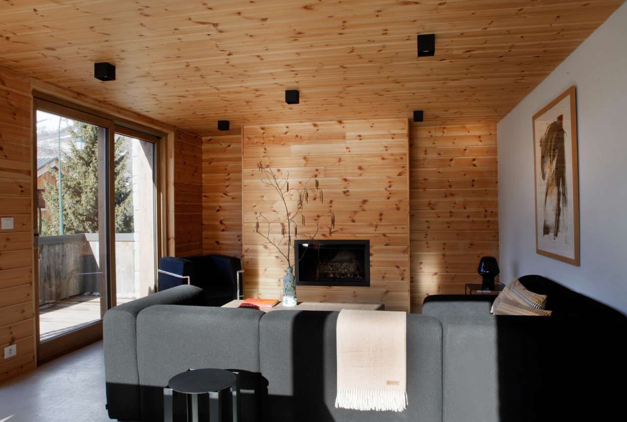 Superb 3 bedroom apartment, which is deally situated in a quiet and highly