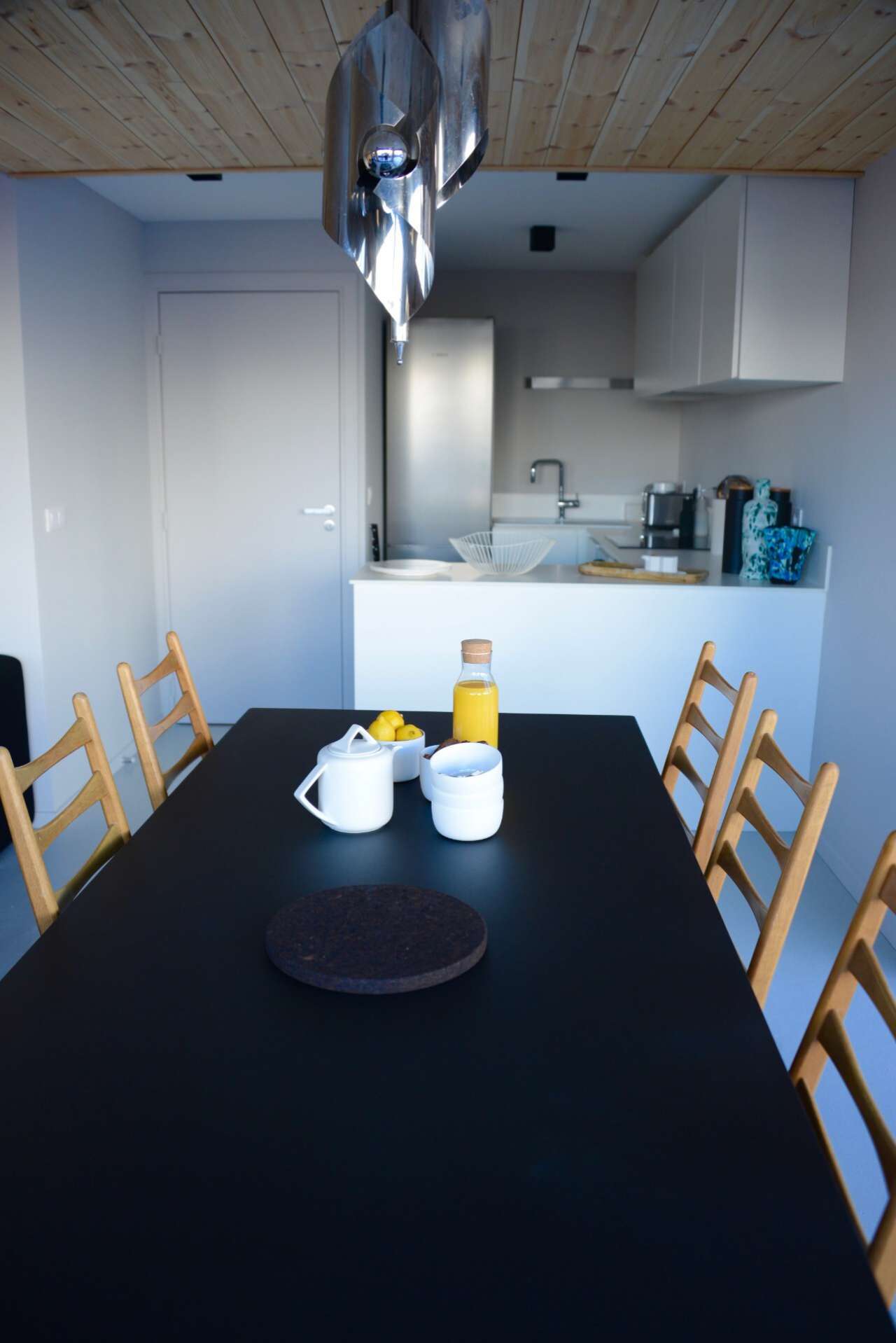 Superb 3 bedroom apartment, which is deally situated in a quiet and highly