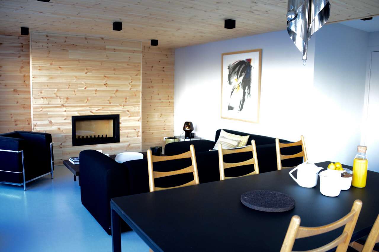 Superb 3 bedroom apartment, which is deally situated in a quiet and highly