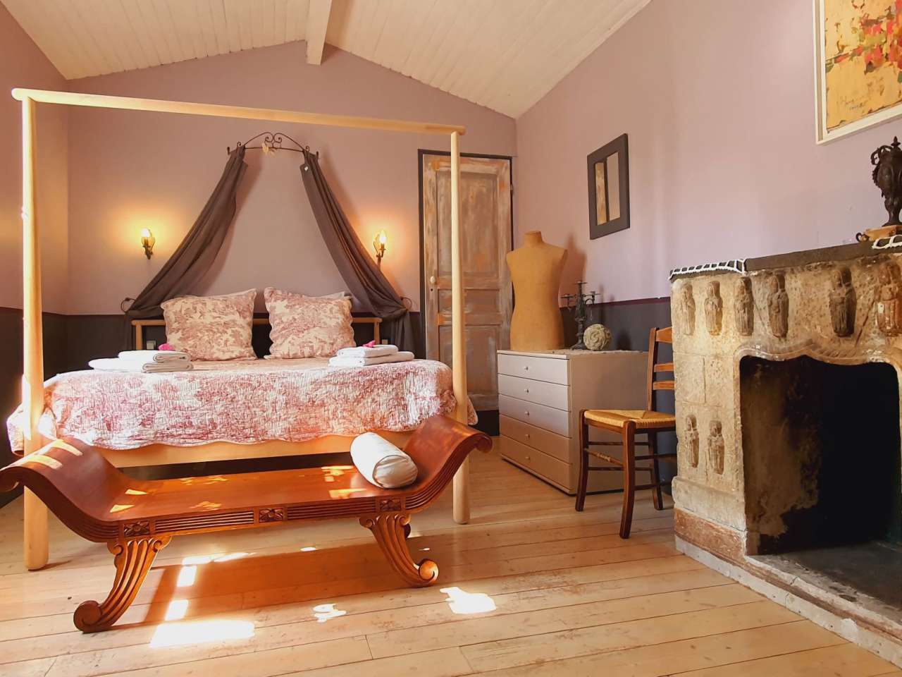 Nestling in over an acre of glorious land with pool, is this exceptional 20