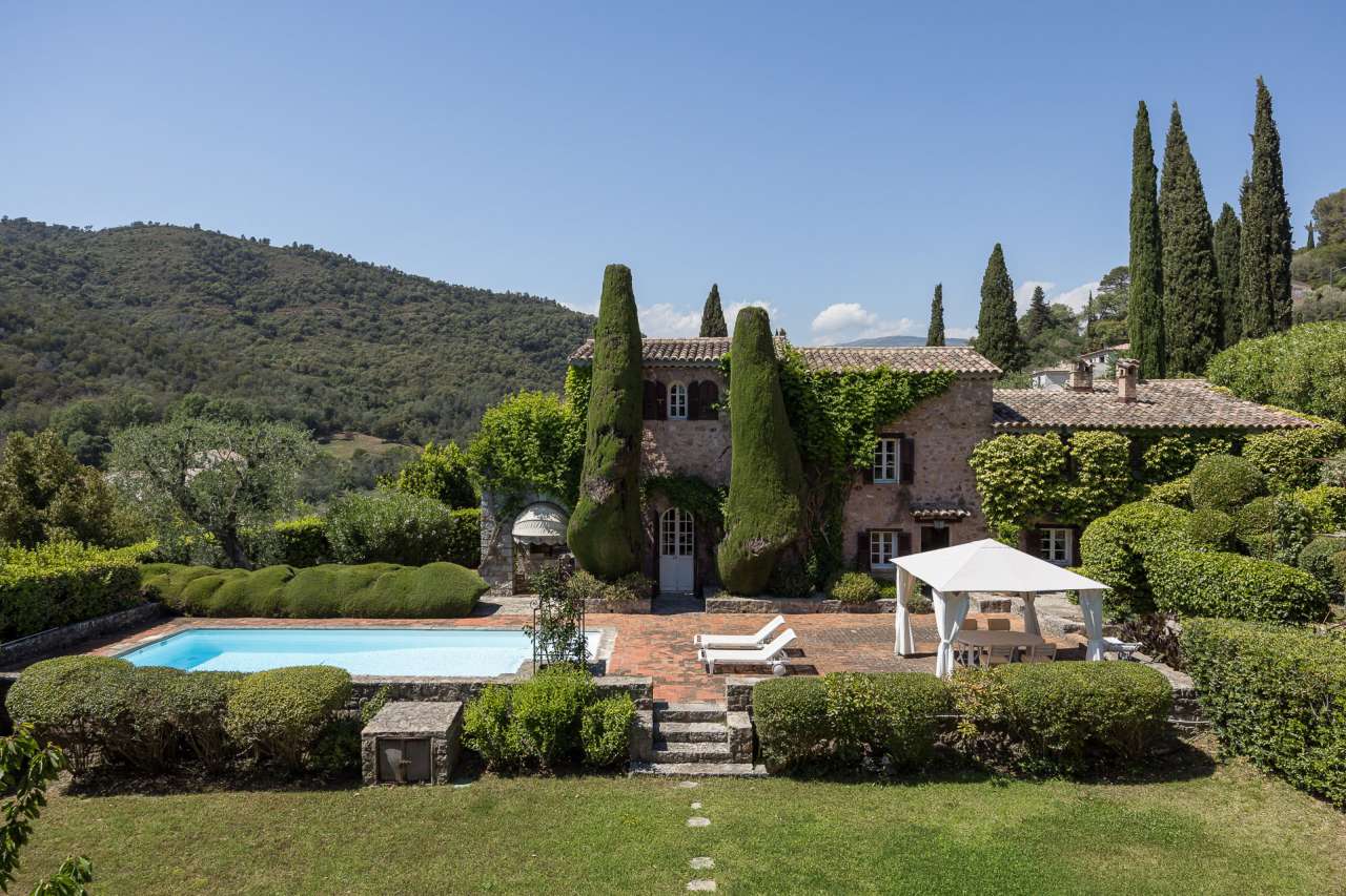 Full of character and charm, this superb 4 bedroom stone built bastide is i