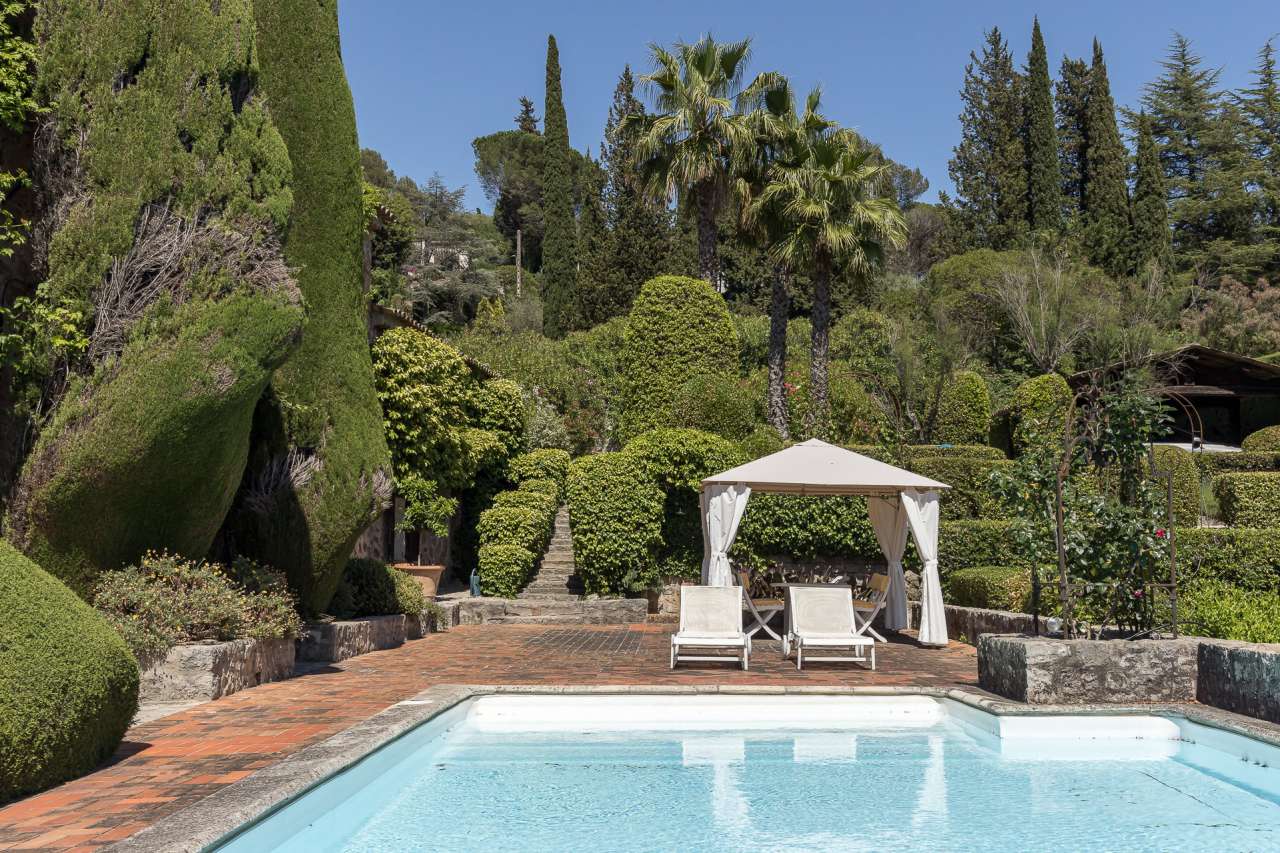 Full of character and charm, this superb 4 bedroom stone built bastide is i