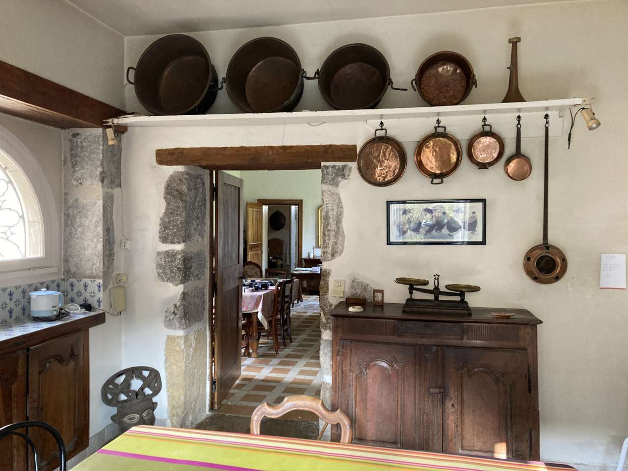 Full of character and charm and with a total built area of 220m2, this love