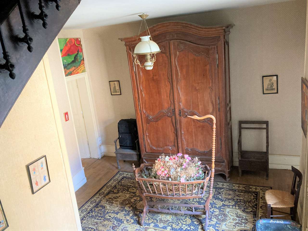 Full of character and charm and with a total built area of 220m2, this love