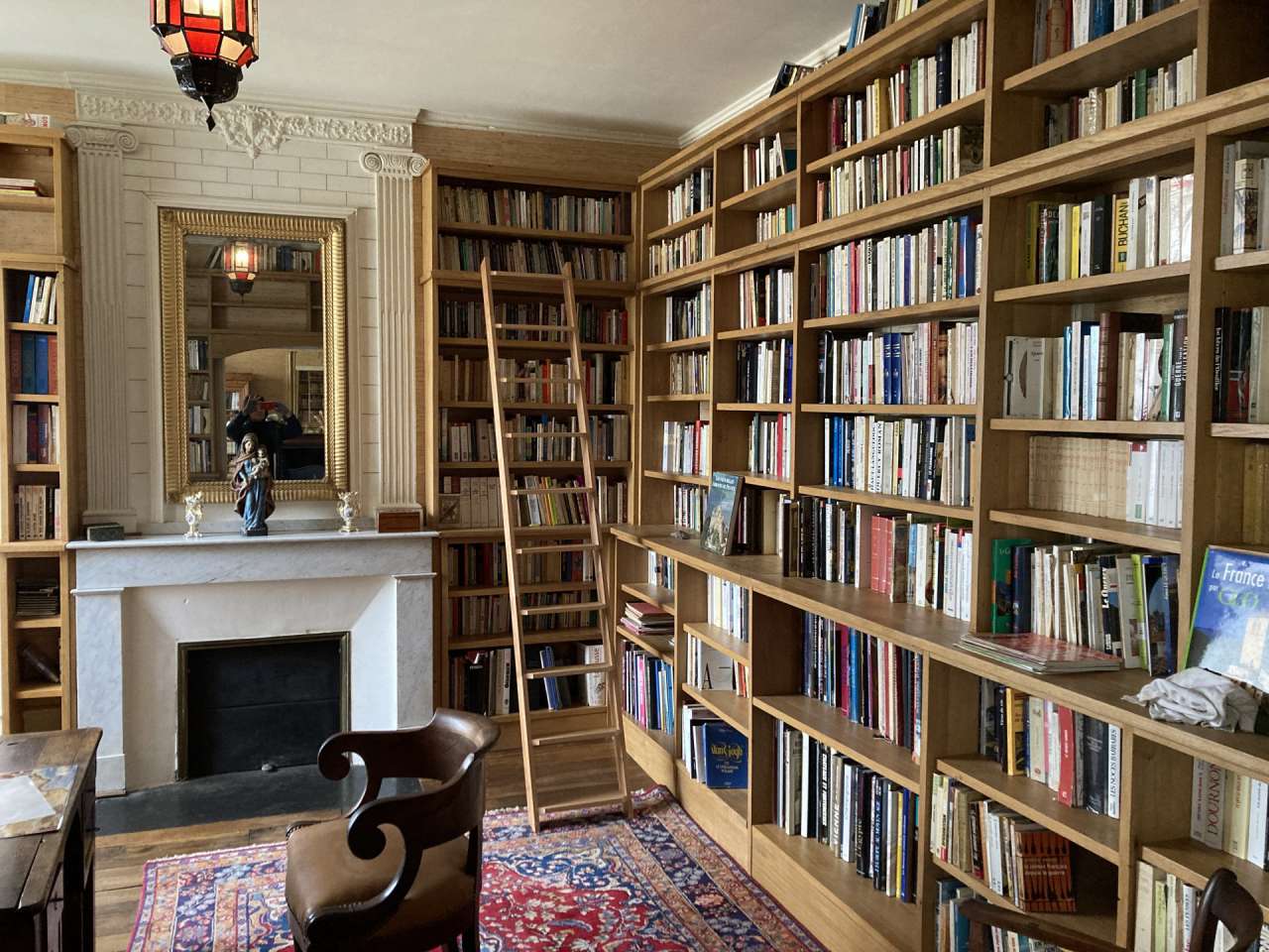 Full of character and charm and with a total built area of 220m2, this love