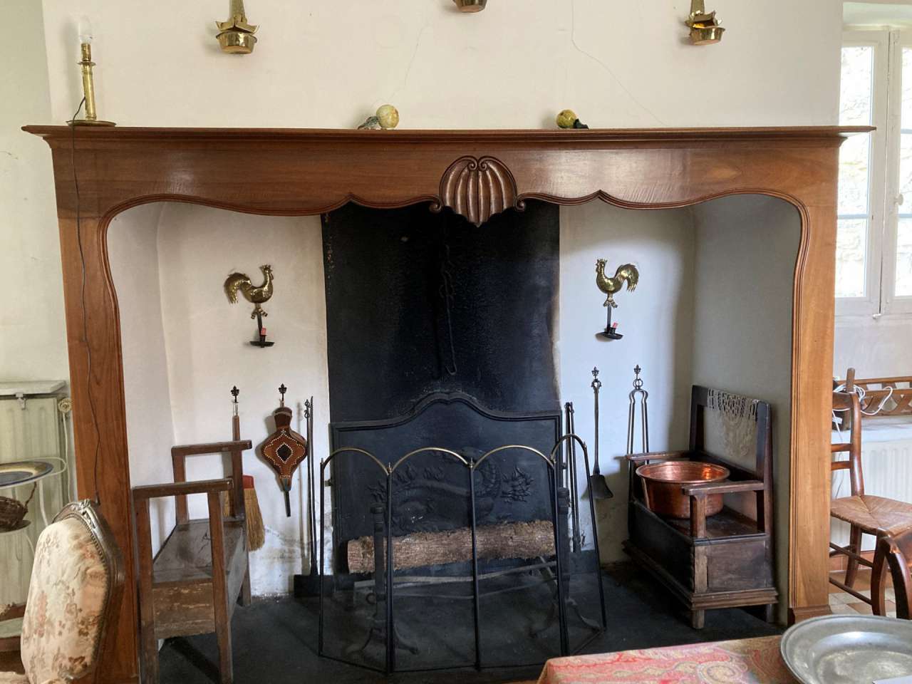 Full of character and charm and with a total built area of 220m2, this love