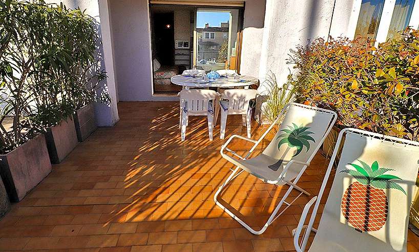 of 33,31m2, situated on the ground floor of a residence in the heart of the