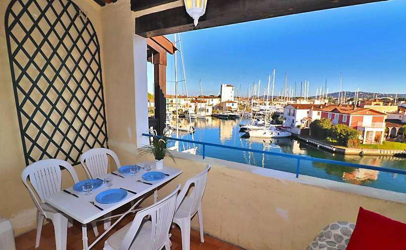 Enjoying wonderful river views from its ideal location in the heart of Port