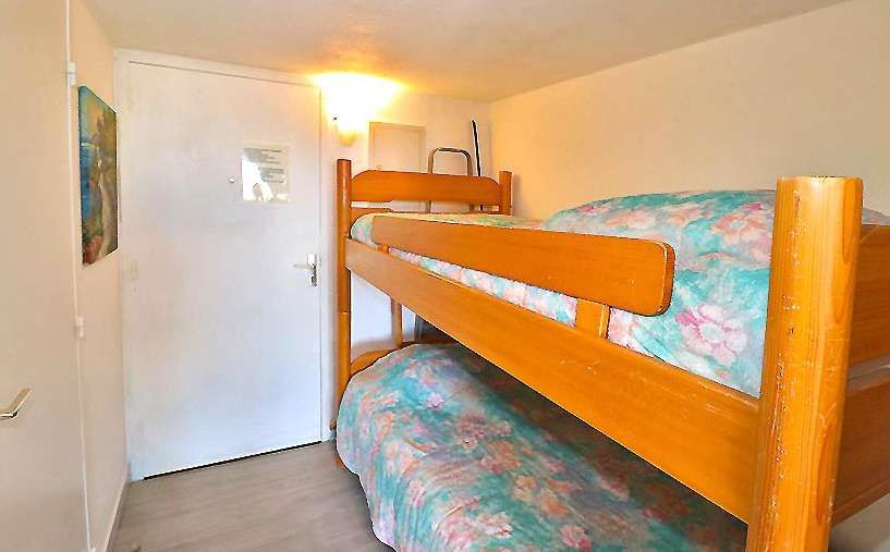 Enjoying wonderful river views from its ideal location in the heart of Port