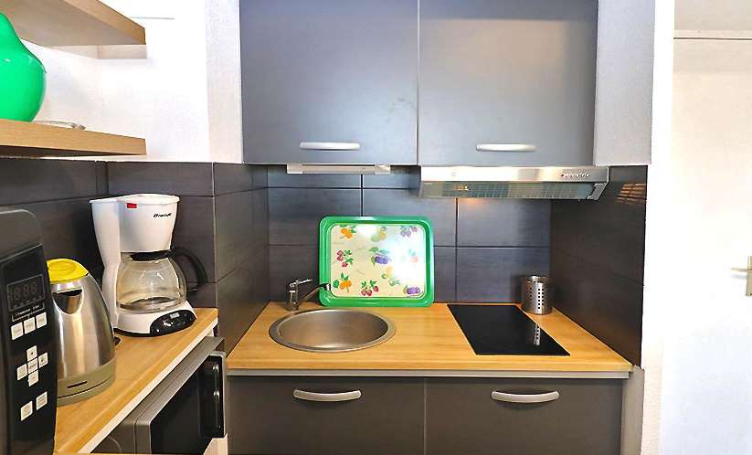 Enjoying wonderful river views from its ideal location in the heart of Port