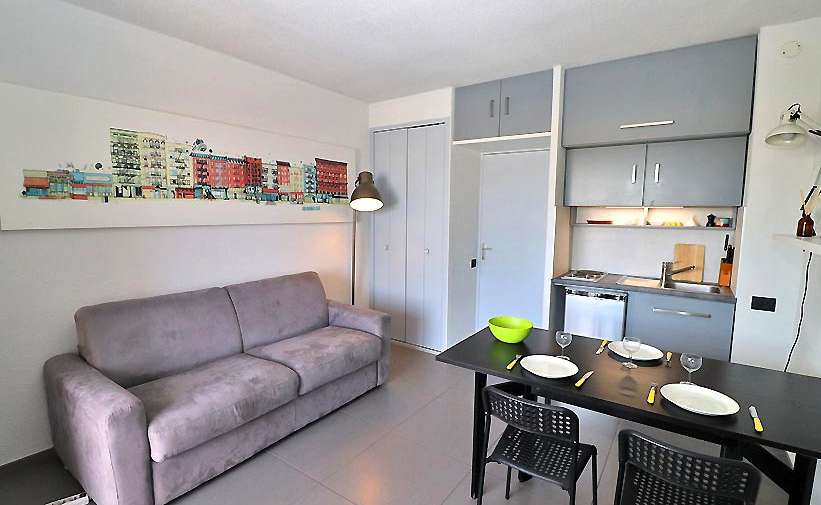 Beautifully renovated first floor studio with garage, enjoying wonderful ri