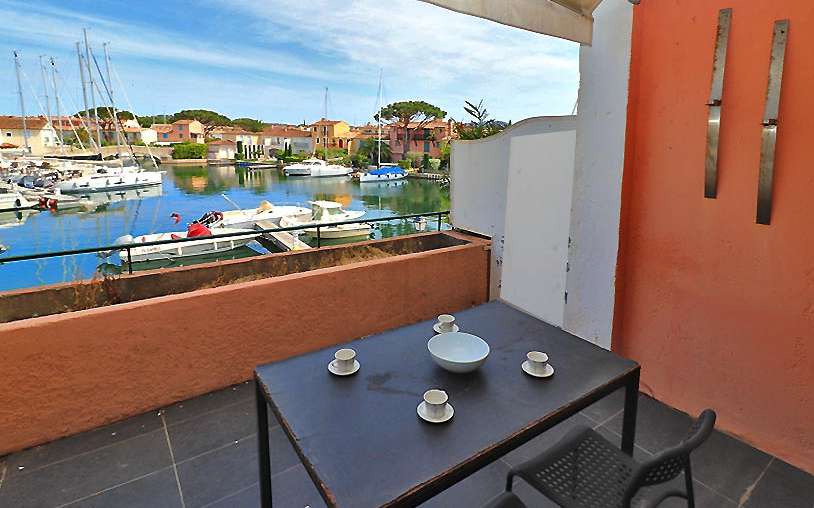 Beautifully renovated first floor studio with garage, enjoying wonderful ri