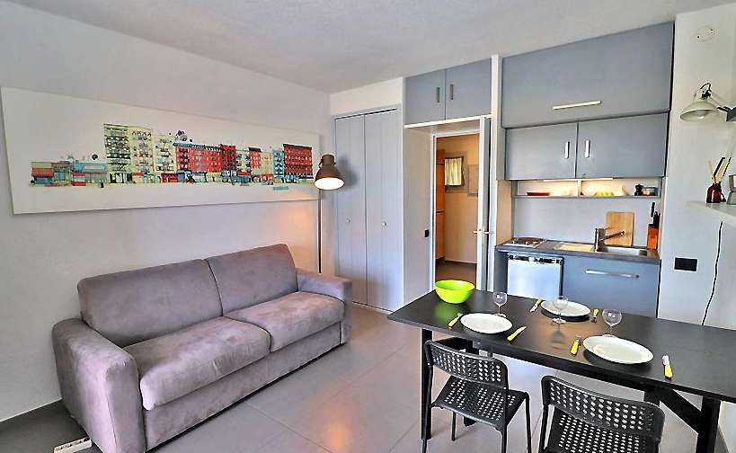 Beautifully renovated first floor studio with garage, enjoying wonderful ri