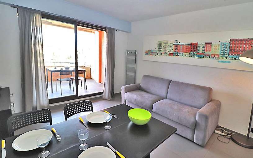 Beautifully renovated first floor studio with garage, enjoying wonderful ri