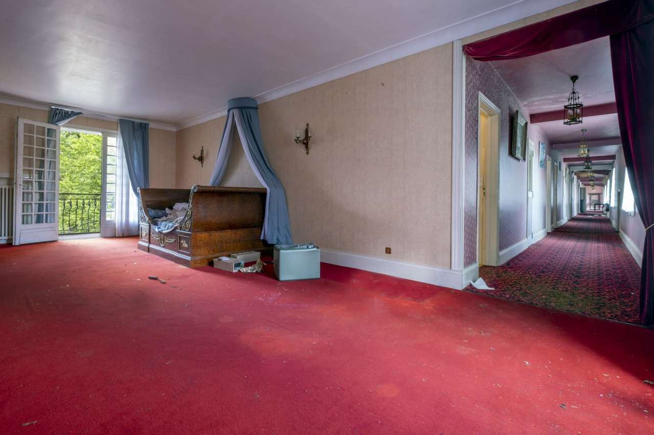 Exciting opportunity to become the owner of this impressive Eighteenth Cent