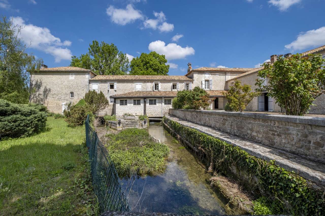 Exciting opportunity to become the owner of this impressive Eighteenth Cent