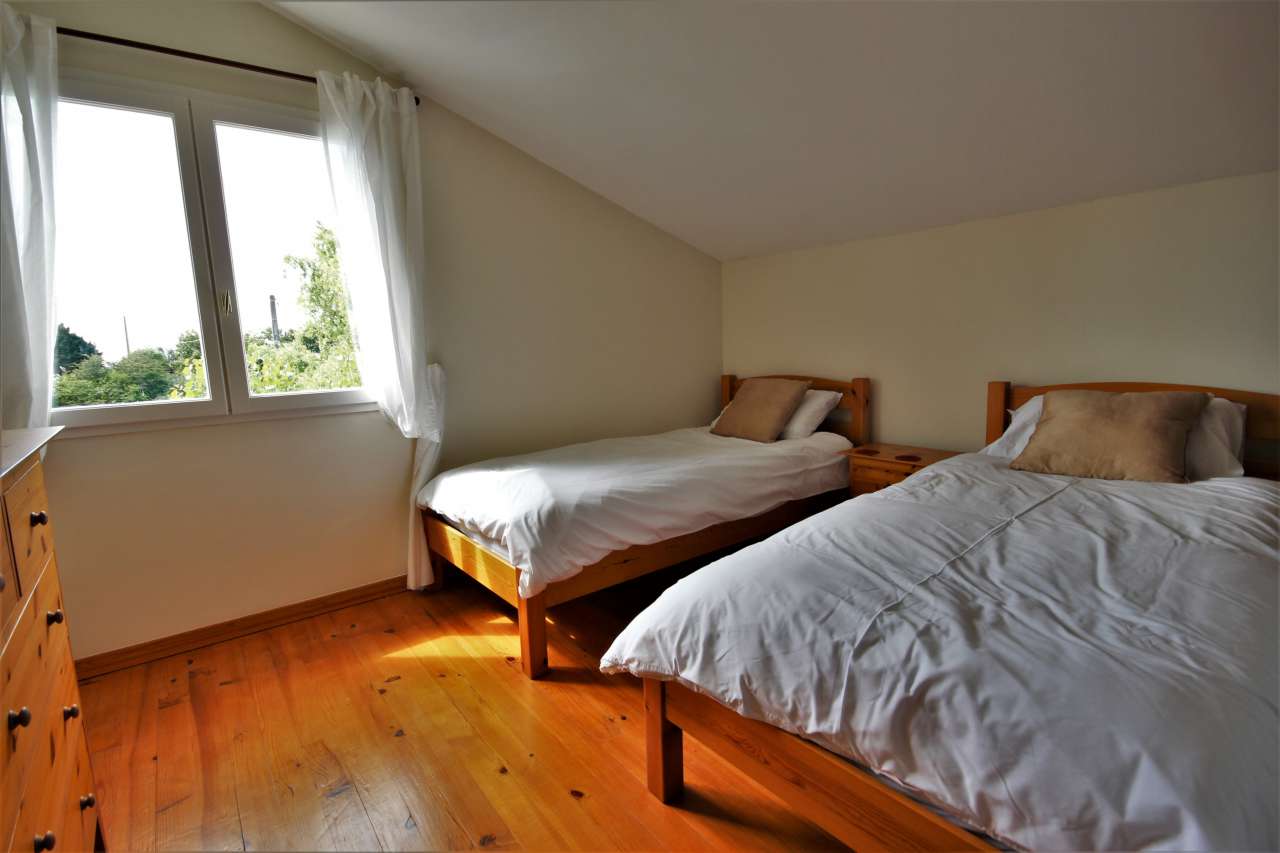 Superb 6 bedroom whitewashed property, with a total spacious and beautifull