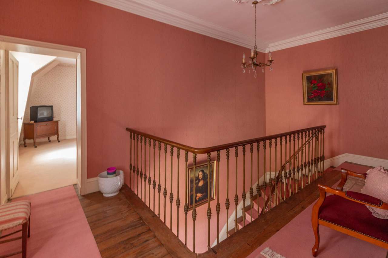 Grand and spacious 7 bedroom property, with its origins dating back to 1887