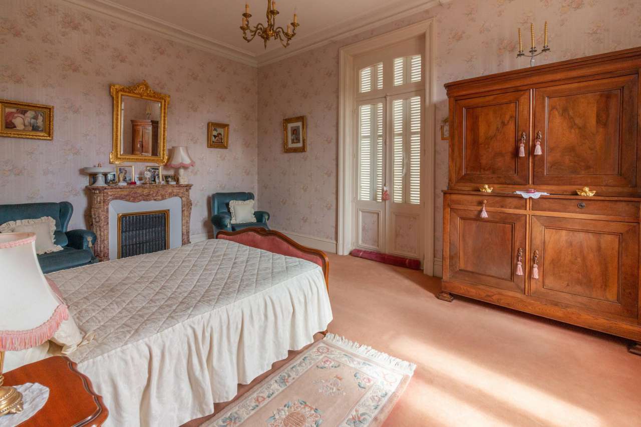 Grand and spacious 7 bedroom property, with its origins dating back to 1887