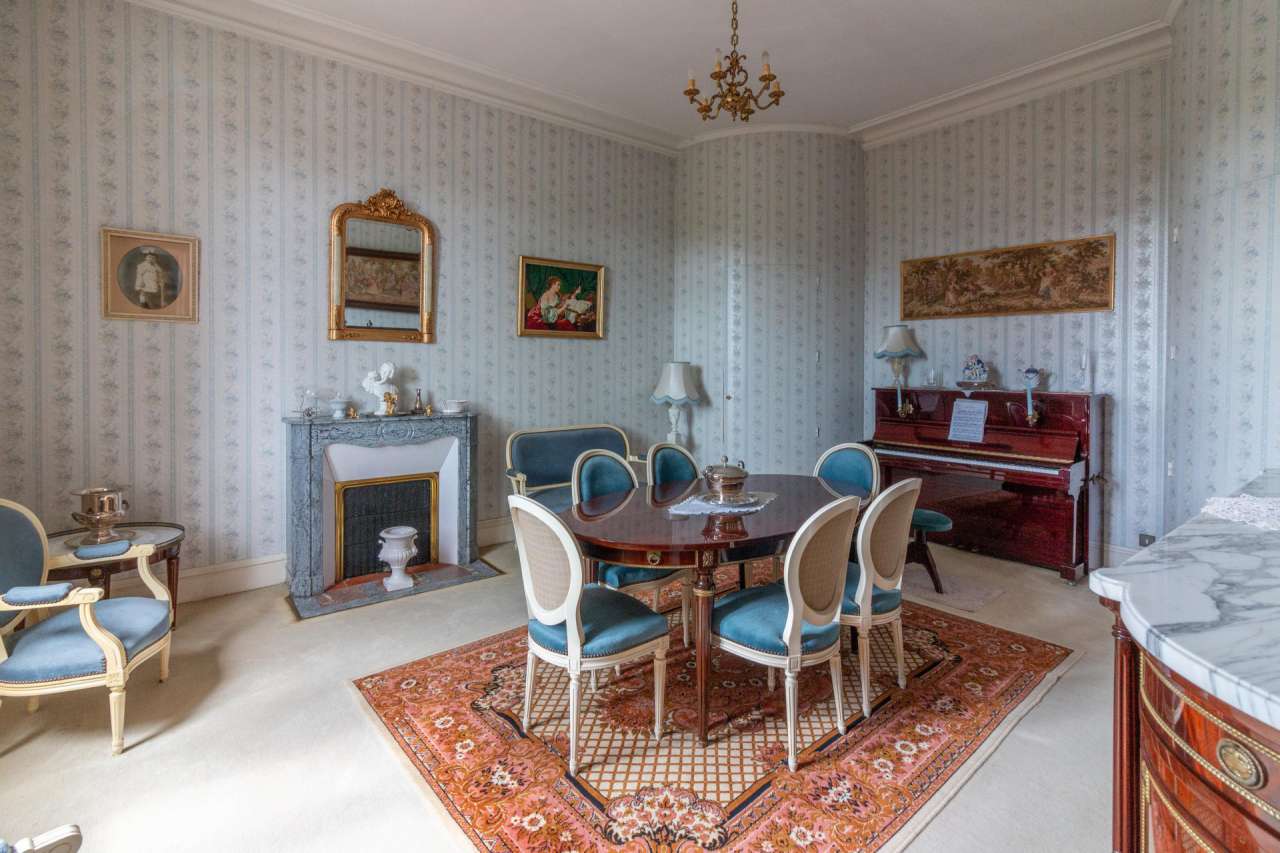Grand and spacious 7 bedroom property, with its origins dating back to 1887