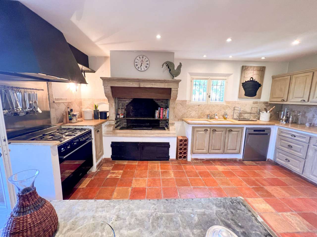 Stylish 6 bedroom Villa for sale with panoramic view in Le Plan de la