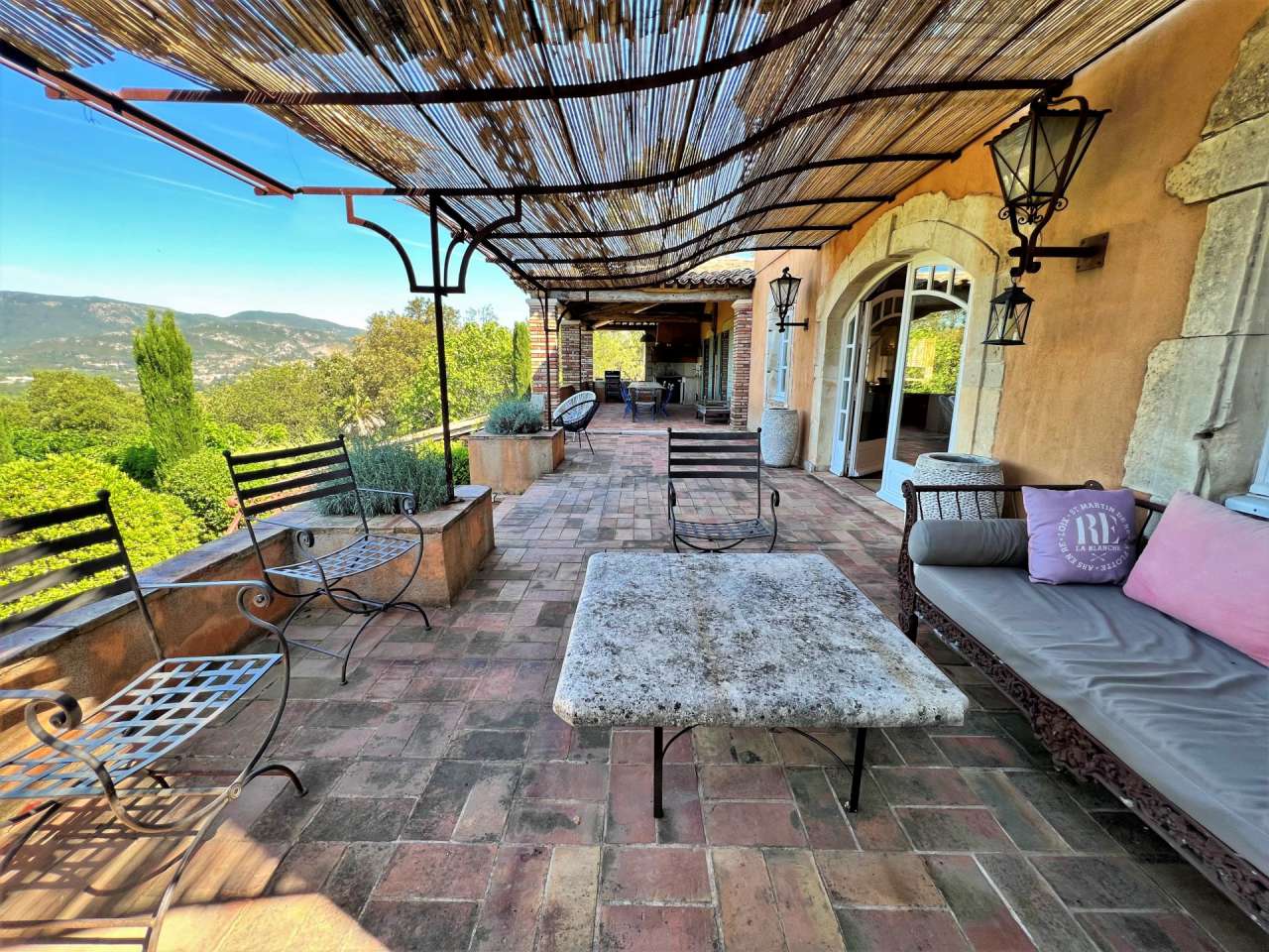 Enjoying uninterrupted panoramic views across the vineyards and countryside