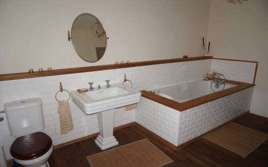 Wonderful opportunity to acquire a beautifully restored 3 storey, 10 bedroo