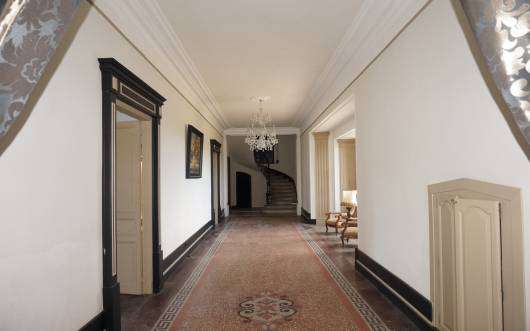 Wonderful opportunity to acquire a beautifully restored 3 storey, 10 bedroo
