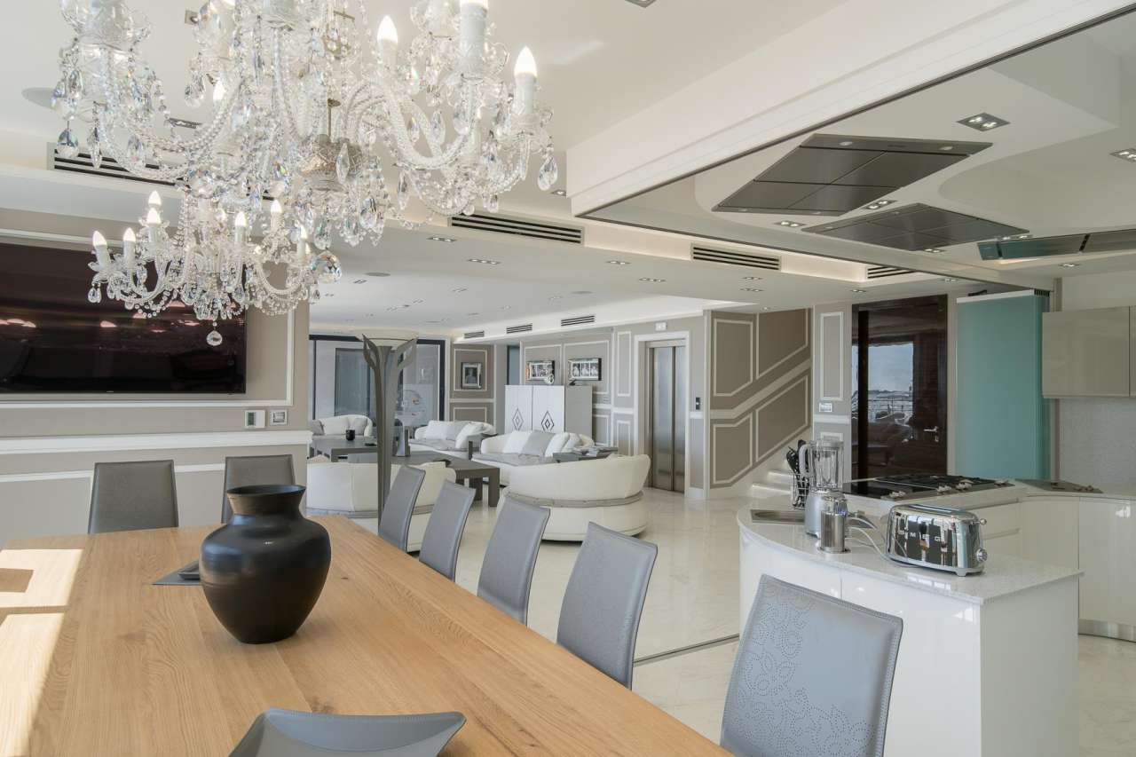 With simply stunning sea and harbour views, this prestigious 8 bedroom vill