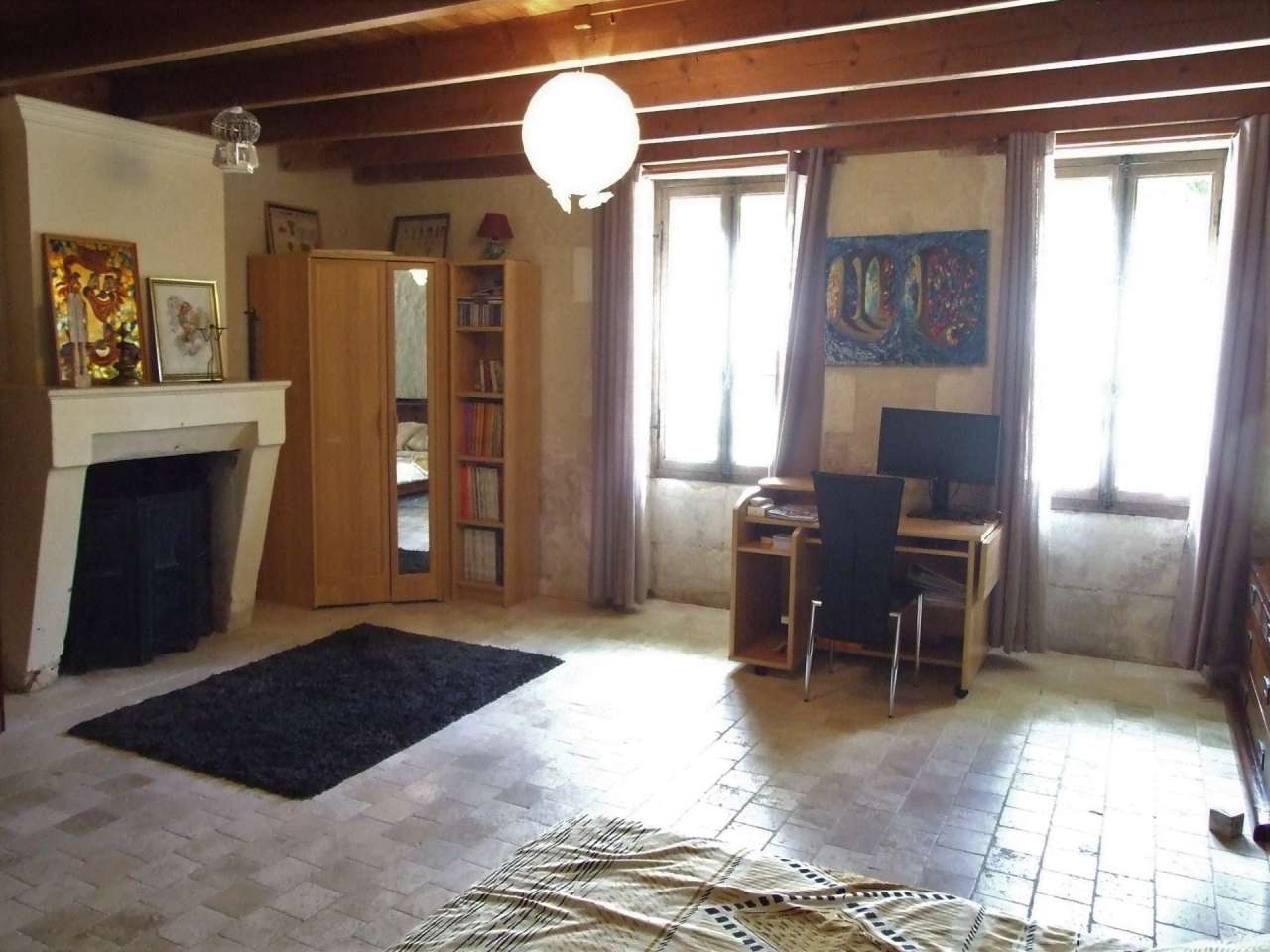 Totally refurbished to an extremely high standard, this superb 4 bedroom st