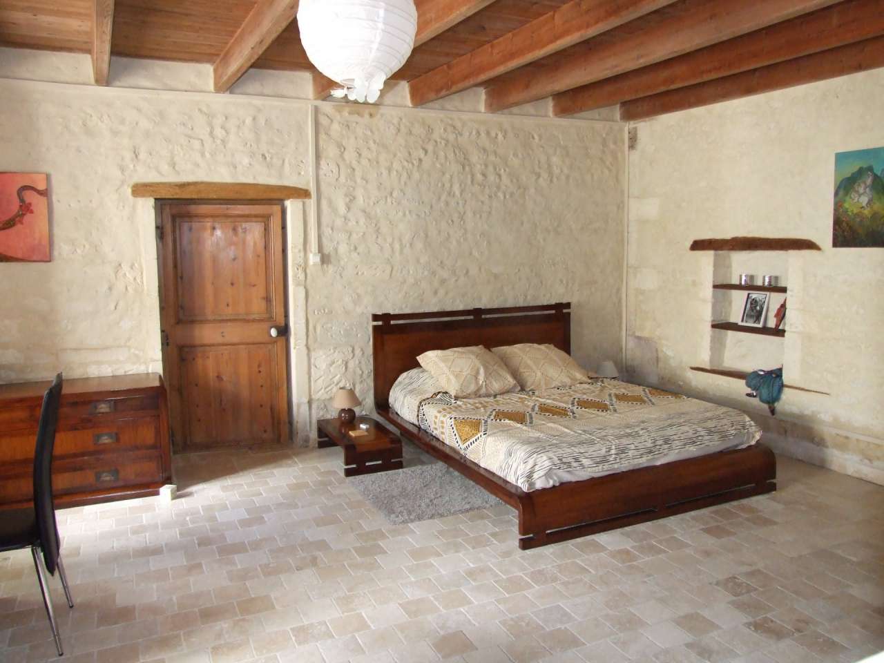 Totally refurbished to an extremely high standard, this superb 4 bedroom st