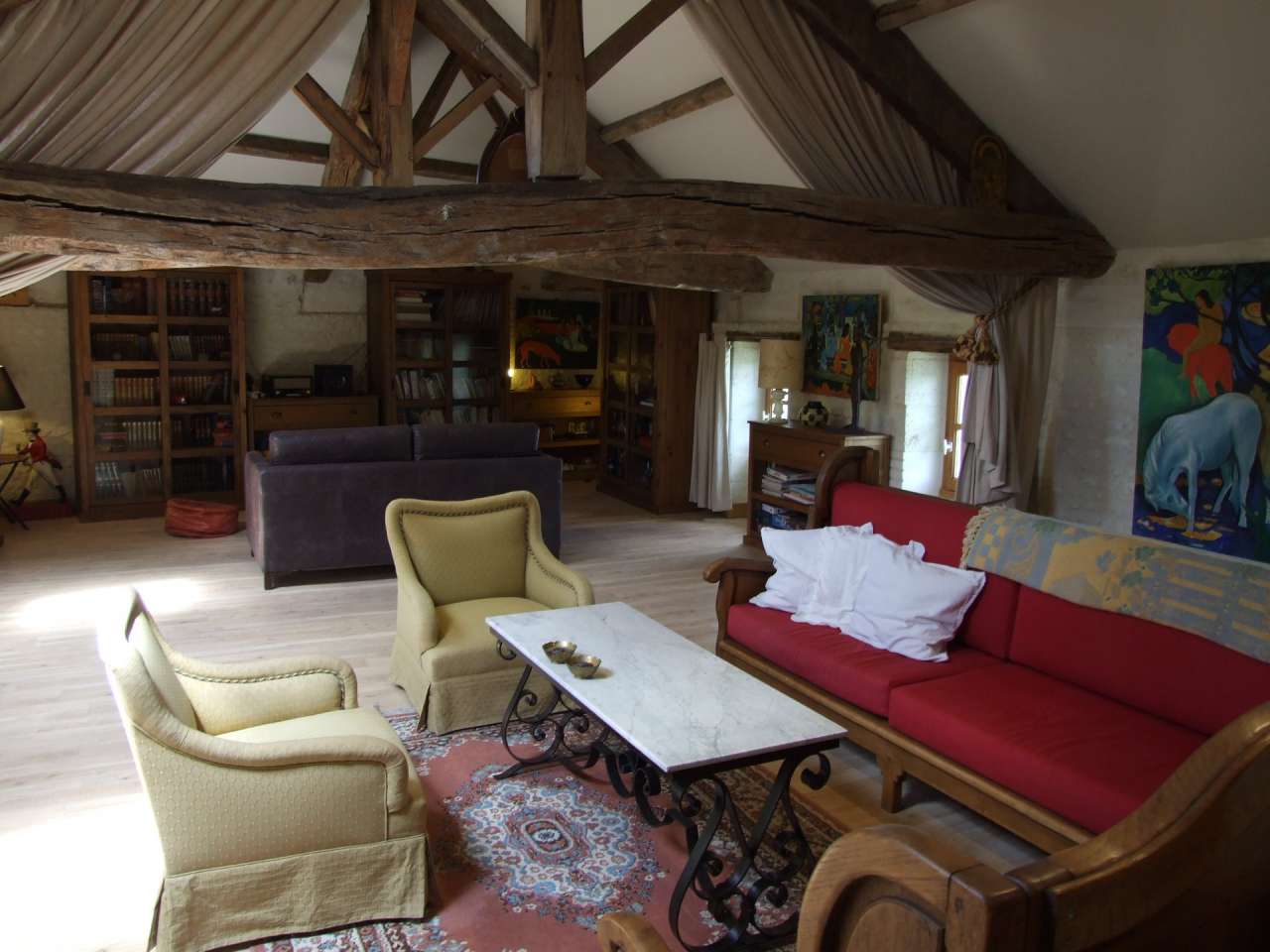 Totally refurbished to an extremely high standard, this superb 4 bedroom st