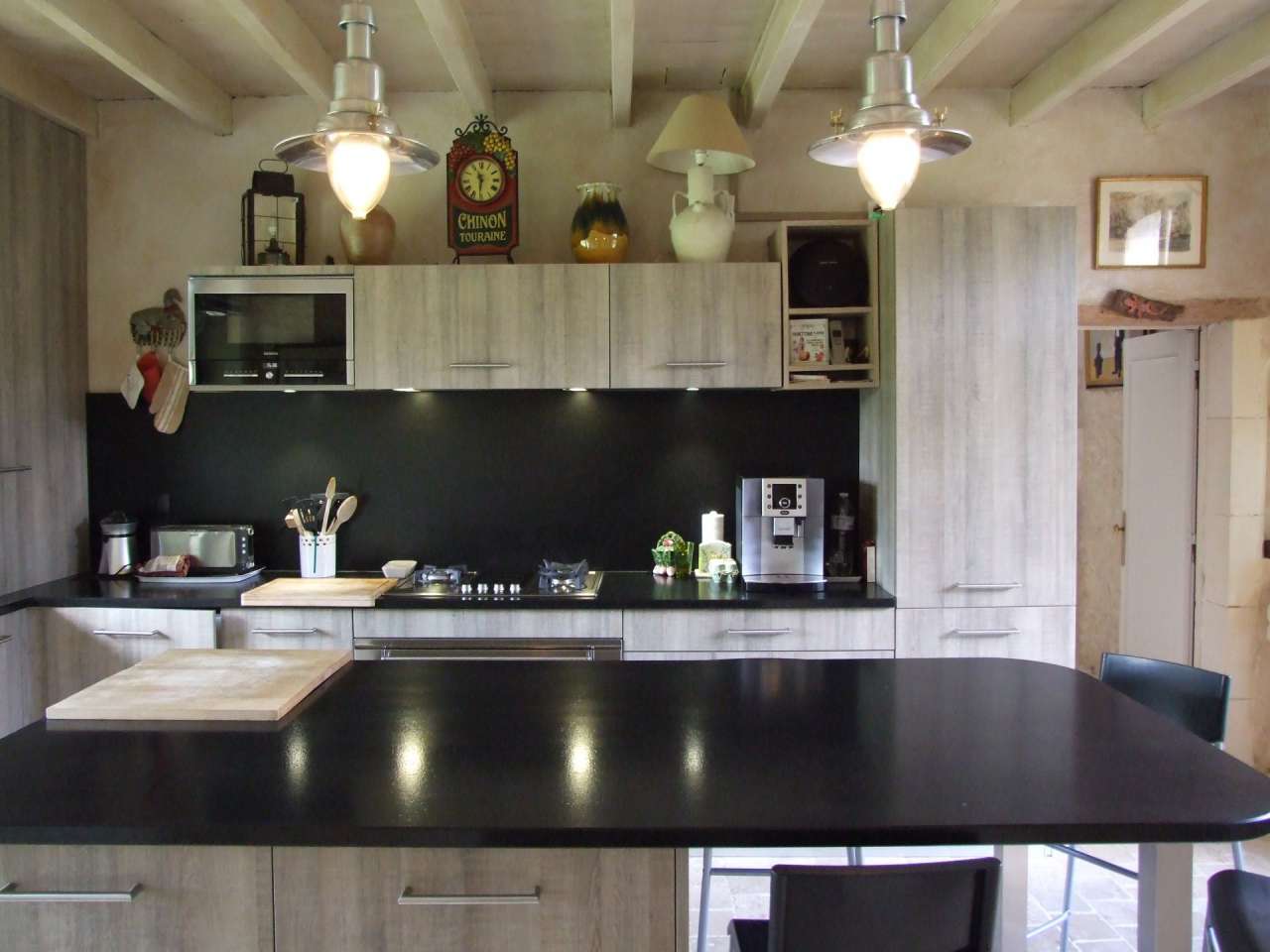 Totally refurbished to an extremely high standard, this superb 4 bedroom st