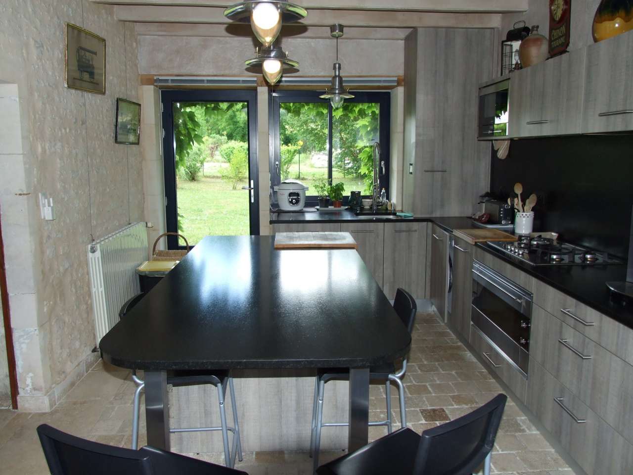 Totally refurbished to an extremely high standard, this superb 4 bedroom st