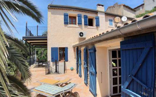 Exceptional bright and spacious 6 bedroom village house, with its origins d