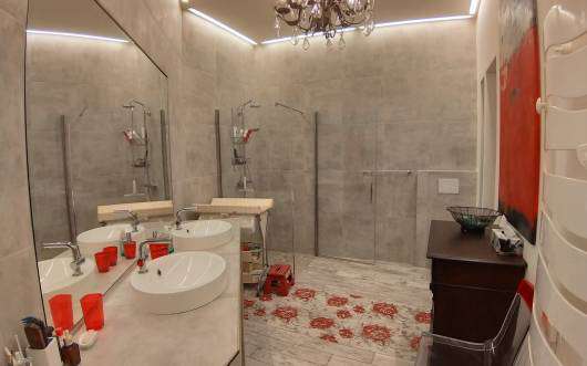 Exceptional bright and spacious 6 bedroom village house, with its origins d