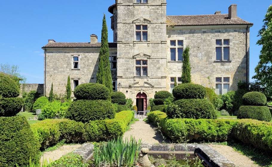 Beautiful Medieval chateau in Gascony, full of character and charm, set in