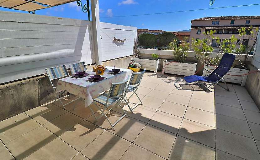 Enjoying scenic river views is this charming 2 bedroom South facing duplex