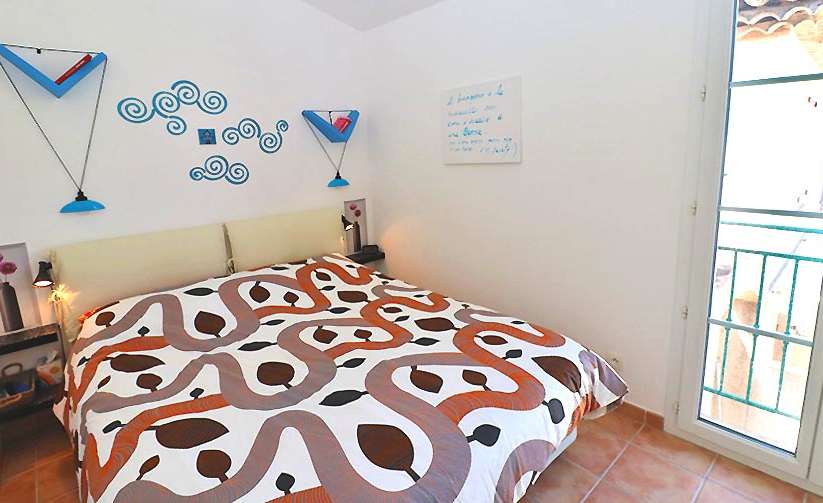 Enjoying scenic river views is this charming 2 bedroom South facing duplex