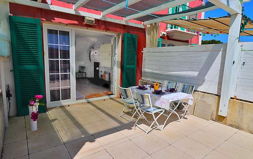 Enjoying scenic river views is this charming 2 bedroom South facing duplex