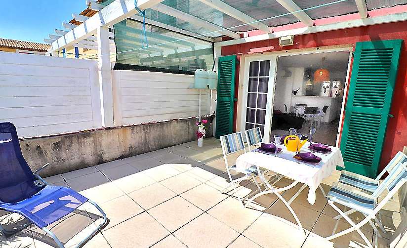 Enjoying scenic river views is this charming 2 bedroom South facing duplex