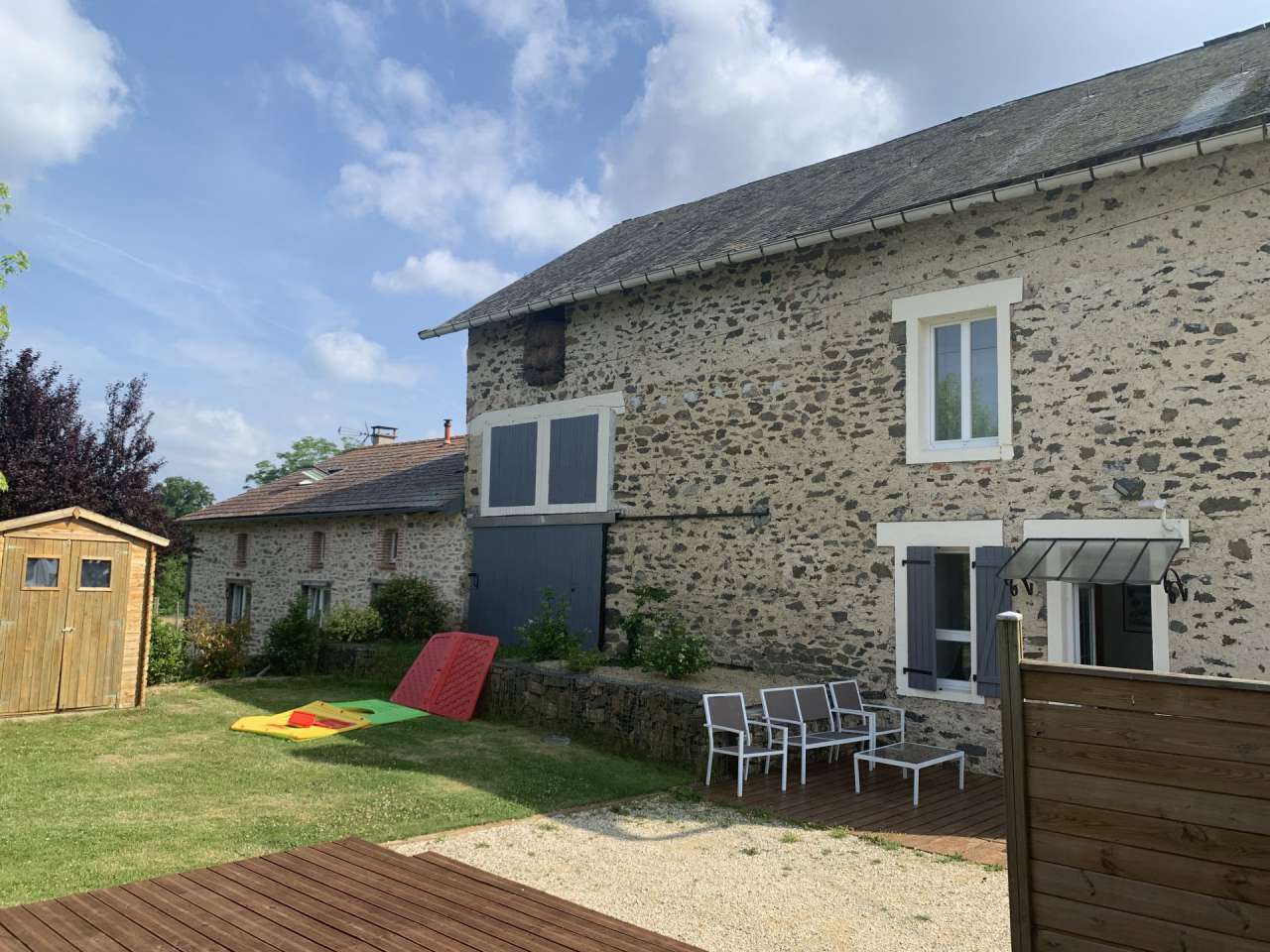 Beautiful 8 bedroom stone built country house, with a total living area of